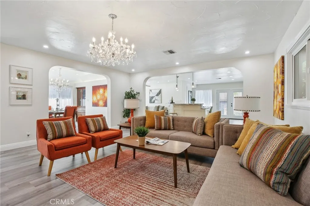367 Ultimo, Long Beach, California 90814 home-pic-6