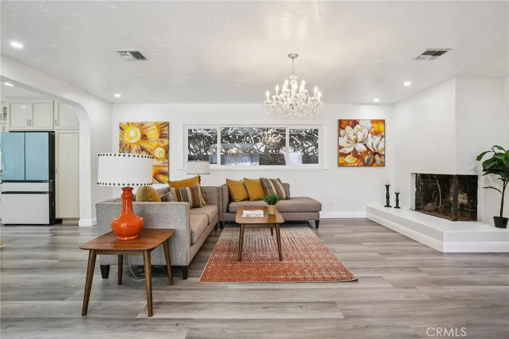 367 Ultimo, Long Beach, California 90814 home-pic-4