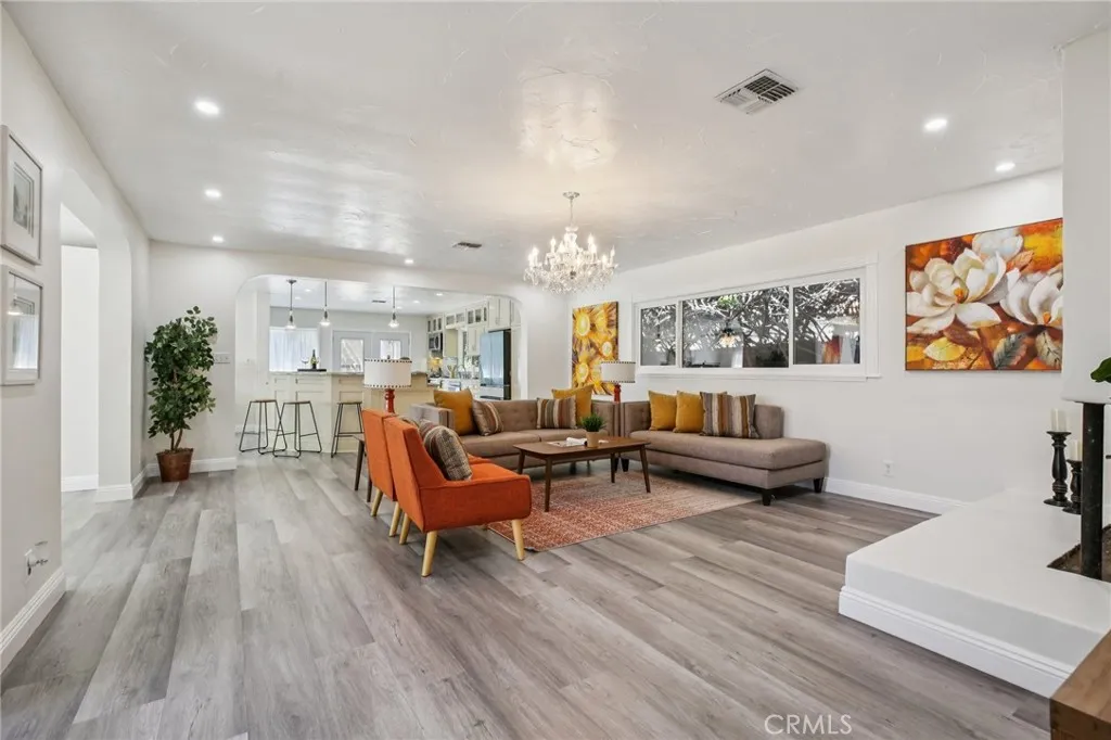 367 Ultimo, Long Beach, California 90814 home-pic-5