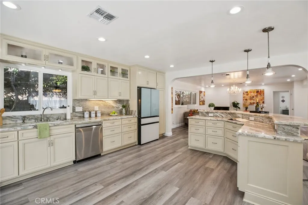 367 Ultimo, Long Beach, California 90814 home-pic-14