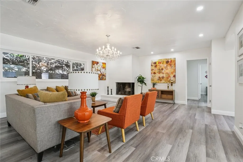 367 Ultimo, Long Beach, California 90814 home-pic-3