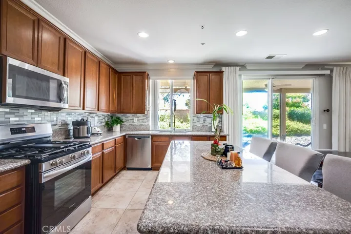 7651 Yellow Iris, Fontana, California 92336