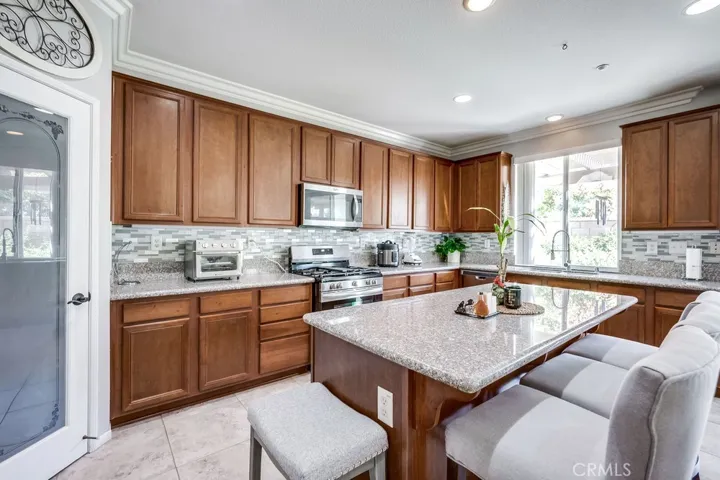 7651 Yellow Iris, Fontana, California 92336