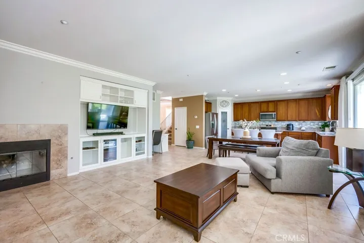 7651 Yellow Iris, Fontana, California 92336