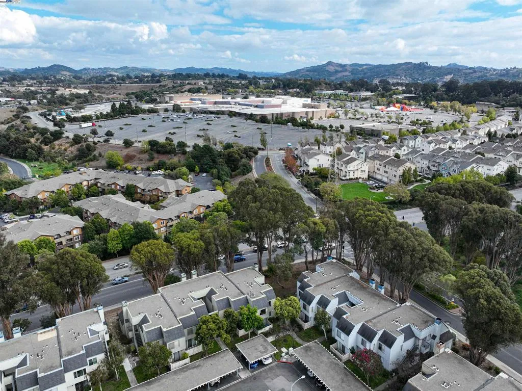 2742 East Ct, Richmond, California 94806 home-pic-29