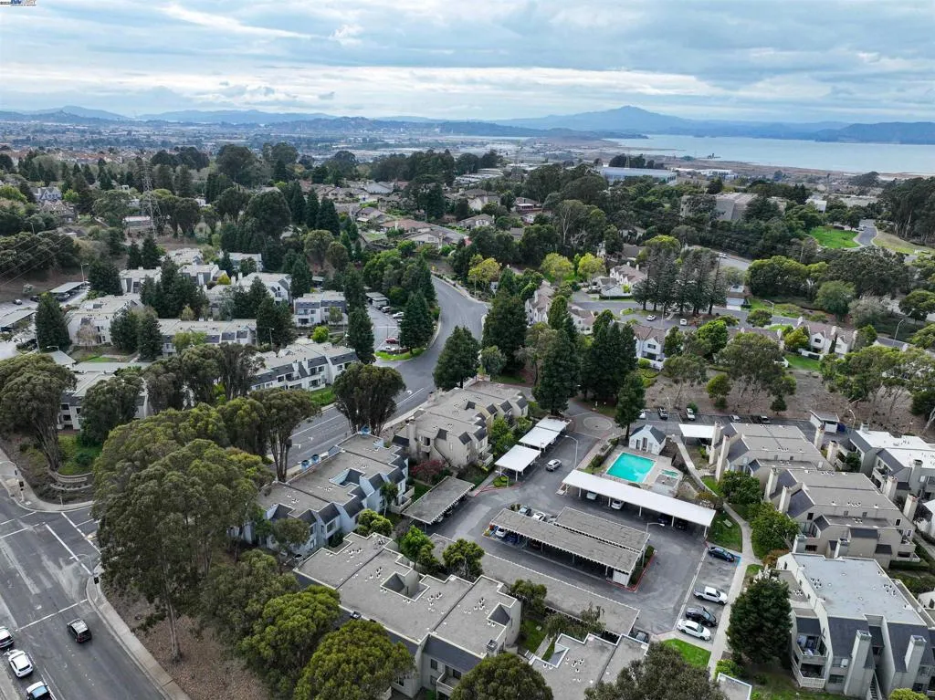 2742 East Ct, Richmond, California 94806 home-pic-30