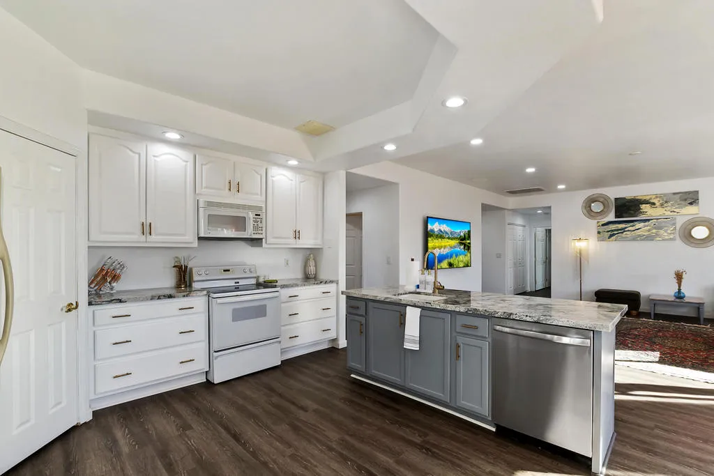 66900 Mission Lakes Boulevard, Desert Hot Springs, California 92240 home-pic-8