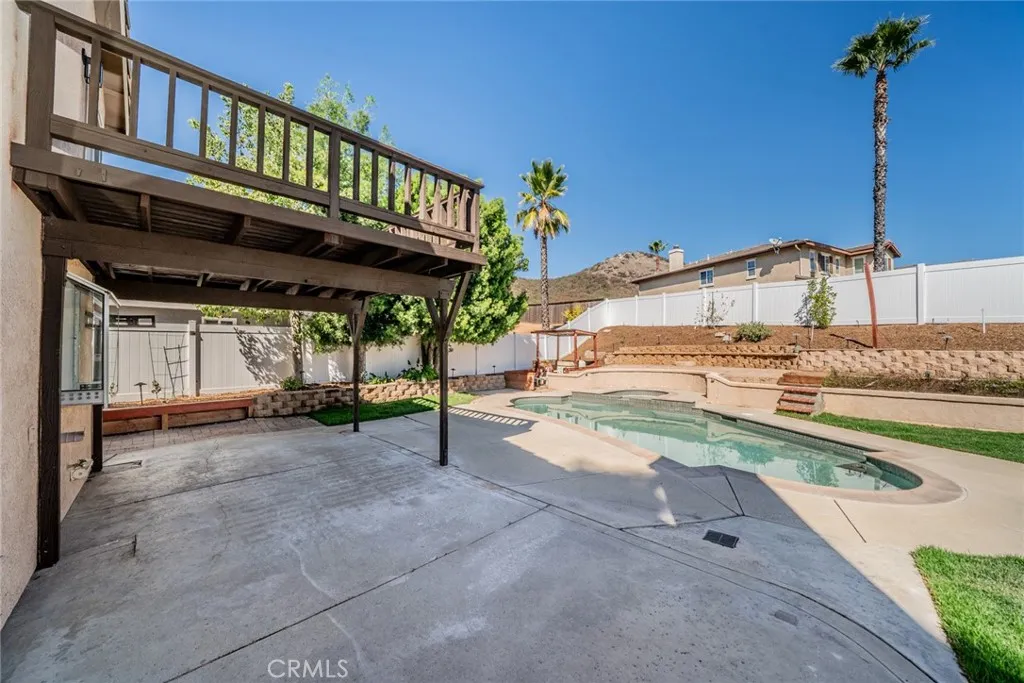 24356 Via Las Junitas, Murrieta, California 92562 home-pic-14