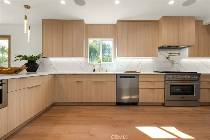 5802 Norwich Avenue, Sherman Oaks, California 91411