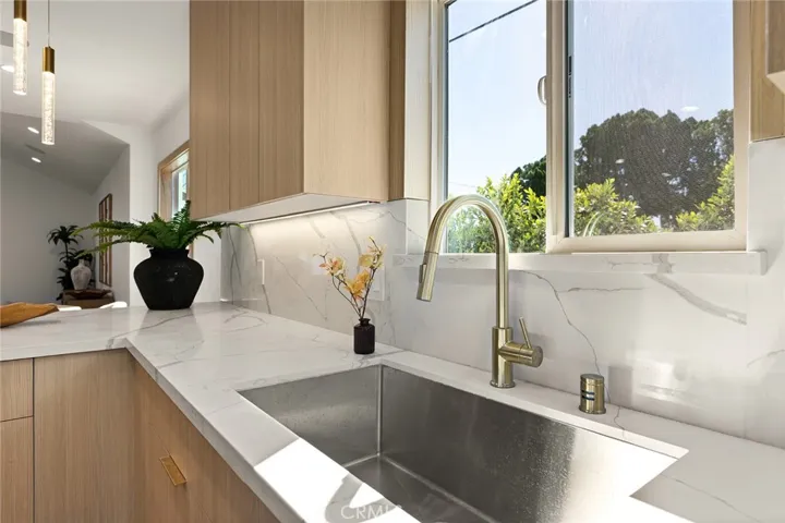 5802 Norwich Avenue, Sherman Oaks, California 91411