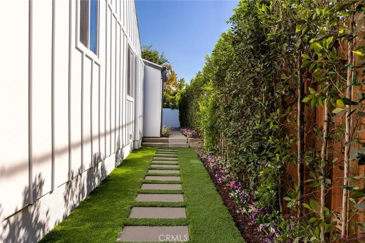 5802 Norwich Avenue, Sherman Oaks, California 91411