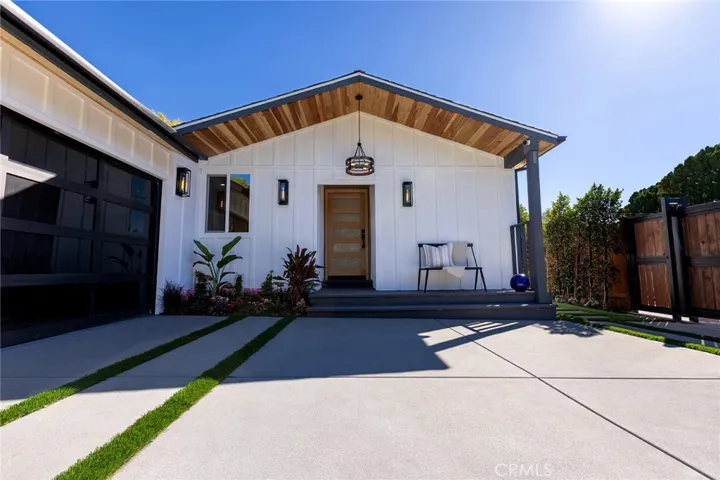 5802 Norwich Avenue, Sherman Oaks, California 91411