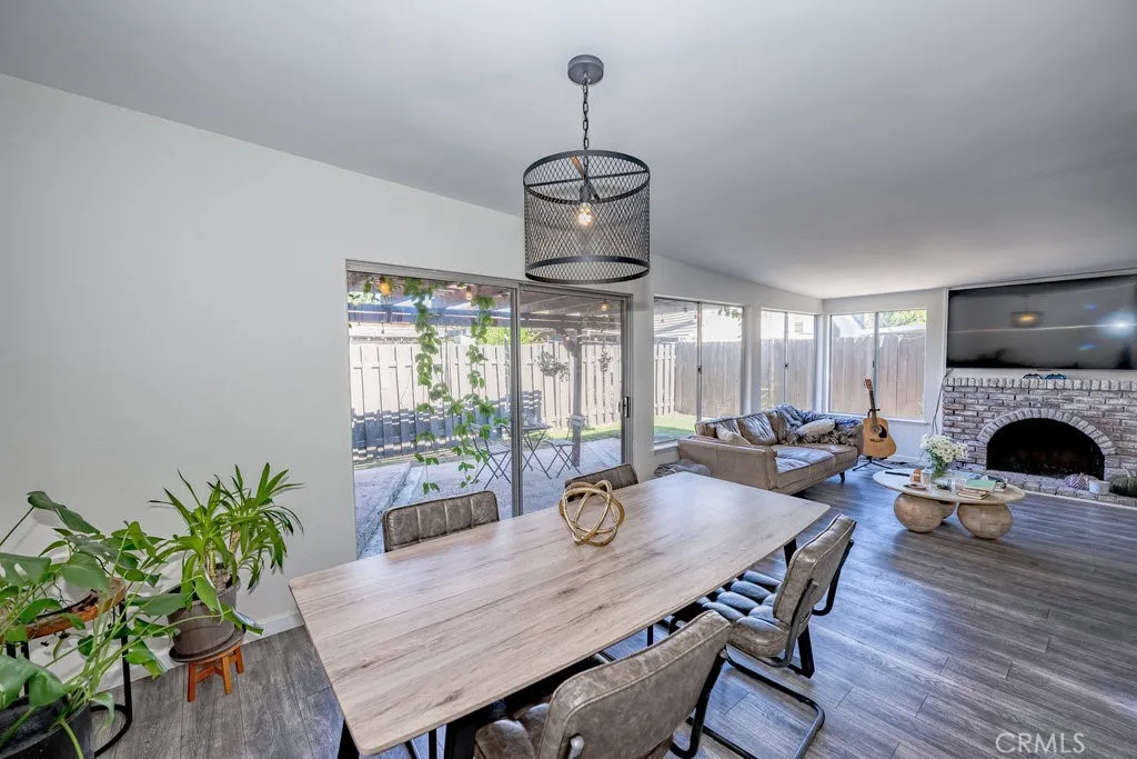 22725 Garzota Drive, Valencia, California 91354 home-pic-4