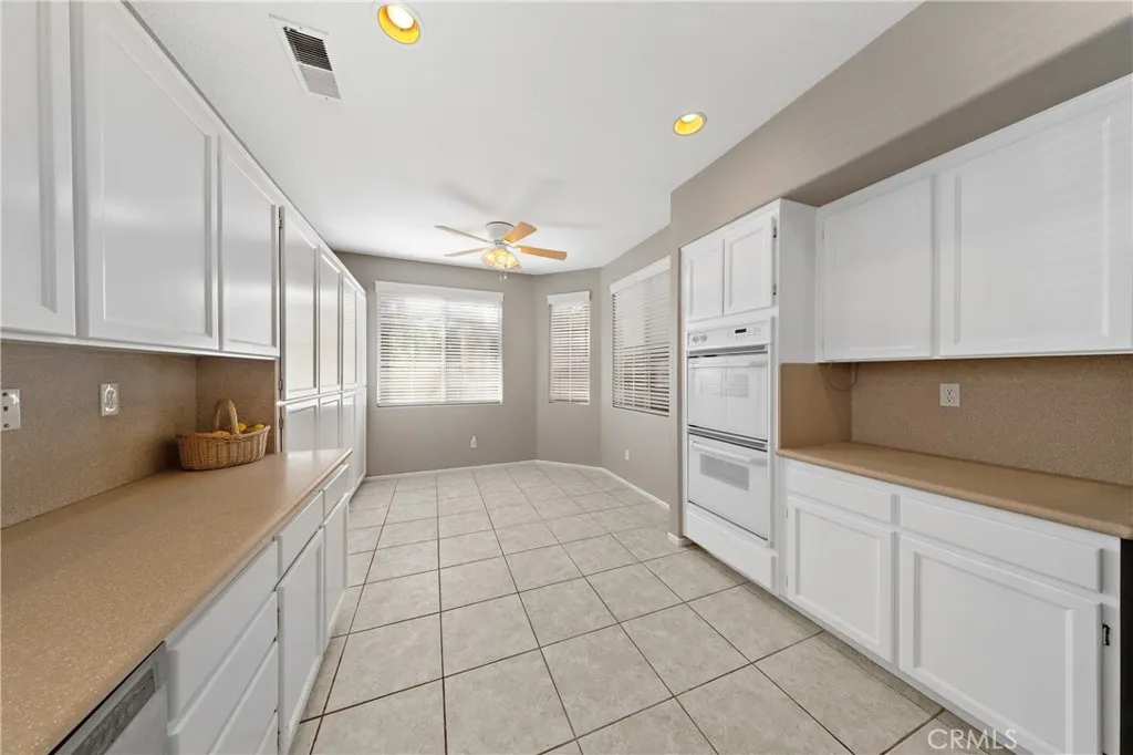 40146 Colony Drive, Murrieta, California 92562 home-pic-10