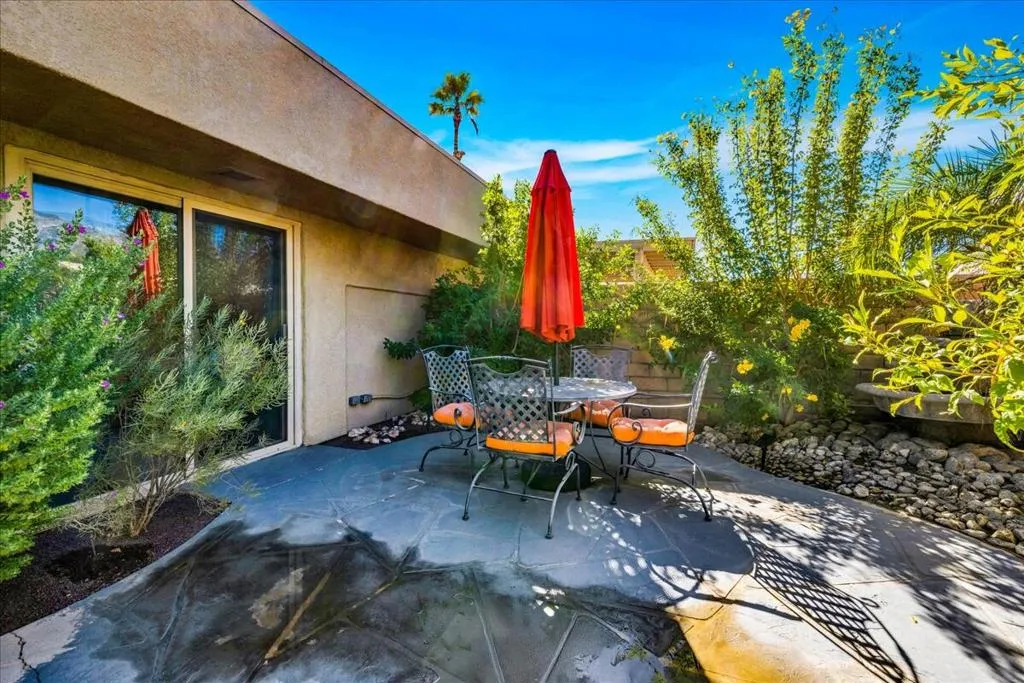 1491 Sunflower Circle N, Palm Springs, California 92262 home-pic-20