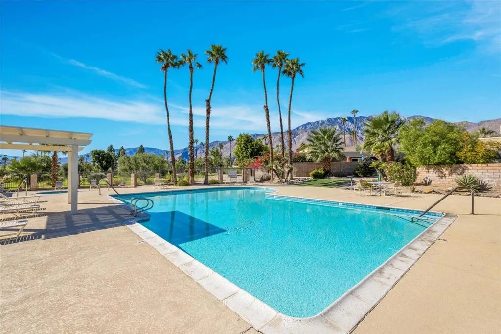 1491 Sunflower Circle N, Palm Springs, California 92262 home-pic-24
