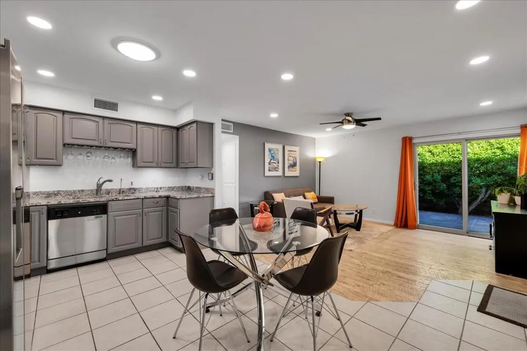 1491 Sunflower Circle N, Palm Springs, California 92262 home-pic-9