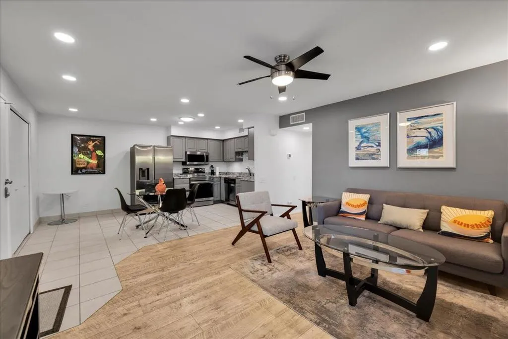 1491 Sunflower Circle N, Palm Springs, California 92262 home-pic-6