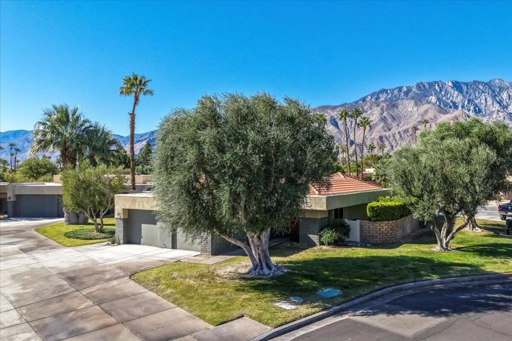 1491 Sunflower Circle N, Palm Springs, California 92262 home-pic-23