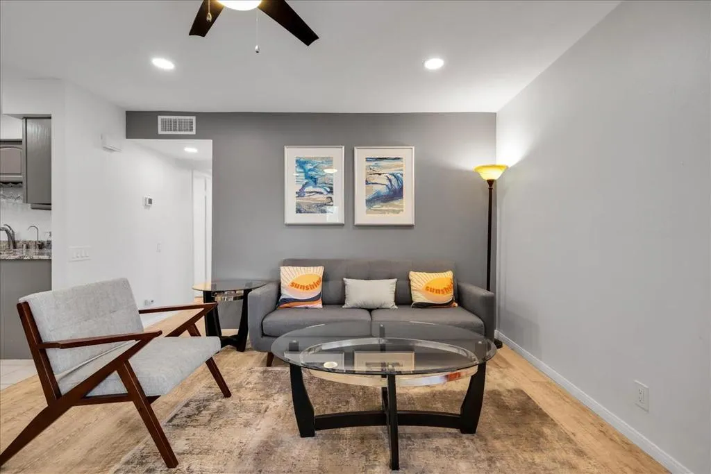1491 Sunflower Circle N, Palm Springs, California 92262 home-pic-3