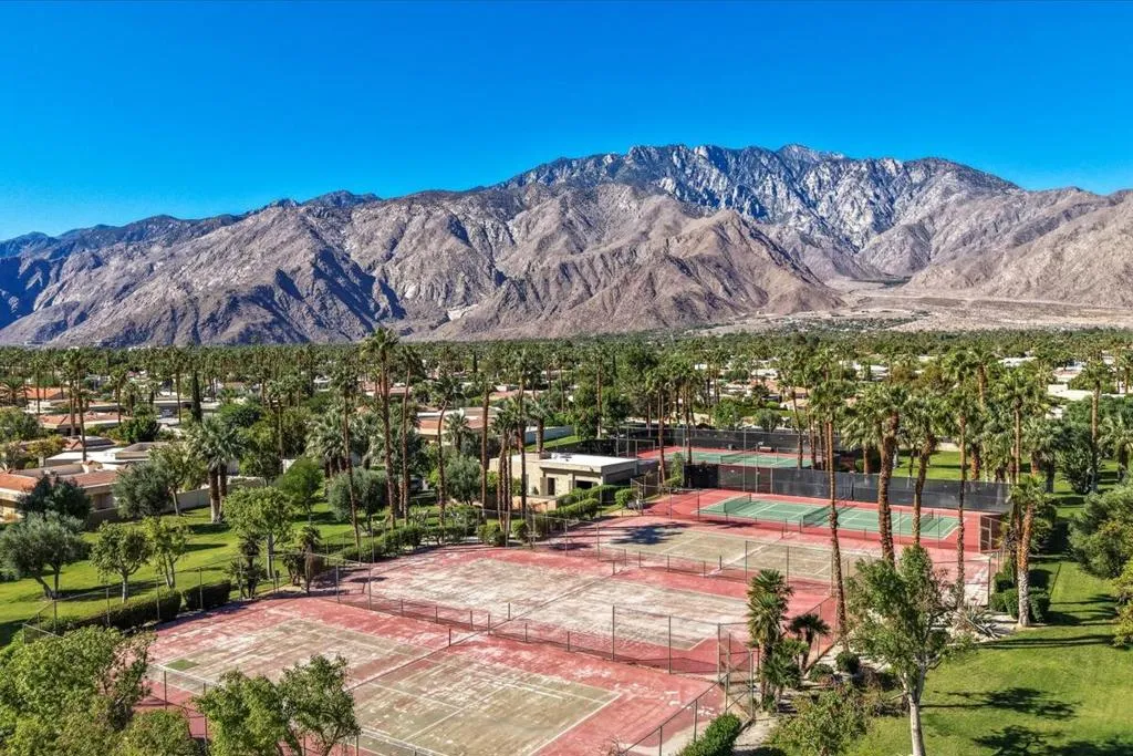 1491 Sunflower Circle N, Palm Springs, California 92262 home-pic-34