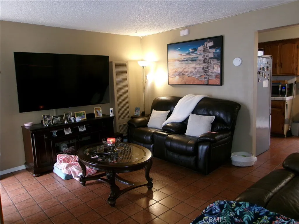 7926 Wilcox, Cudahy, California 90201 home-pic-19