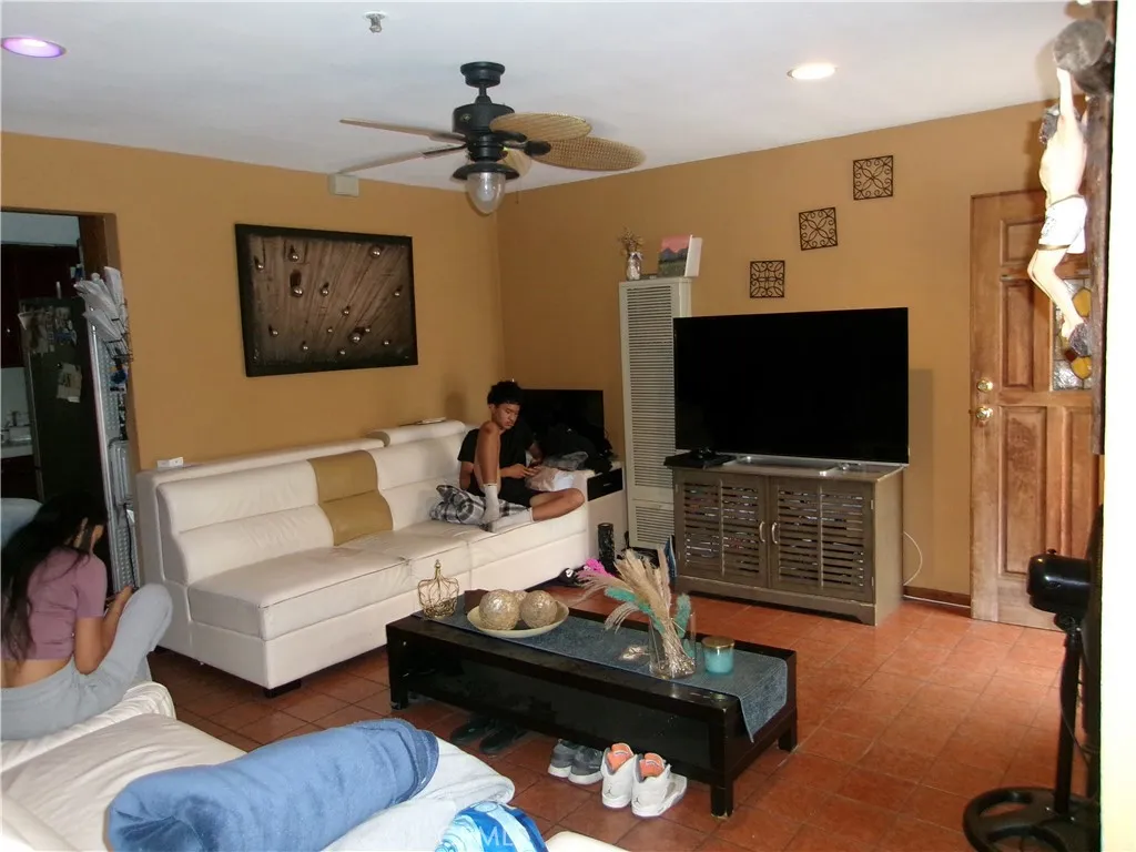 7926 Wilcox, Cudahy, California 90201 home-pic-35
