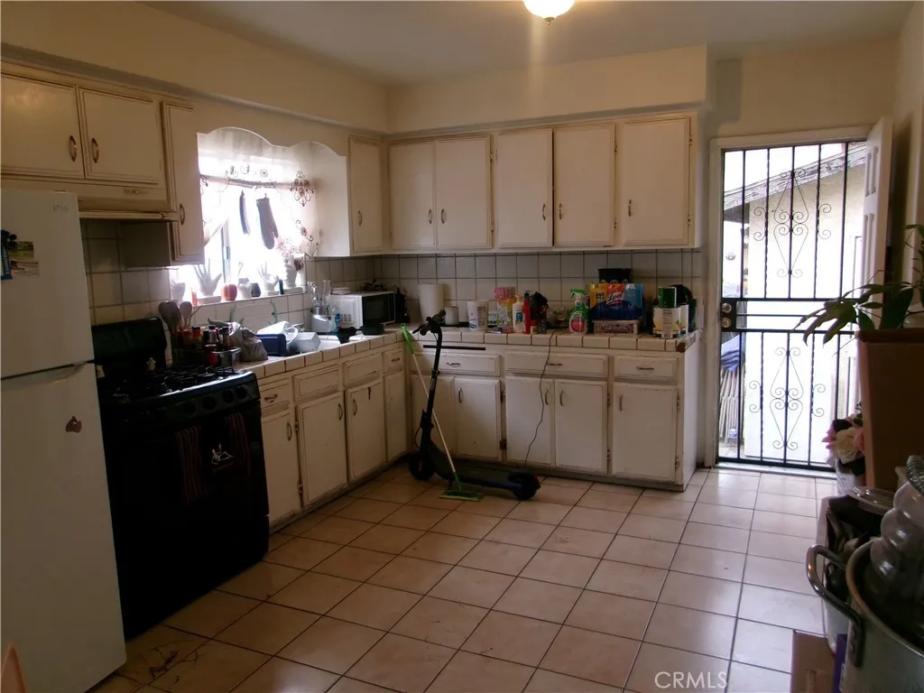 7926 Wilcox, Cudahy, California 90201 home-pic-13