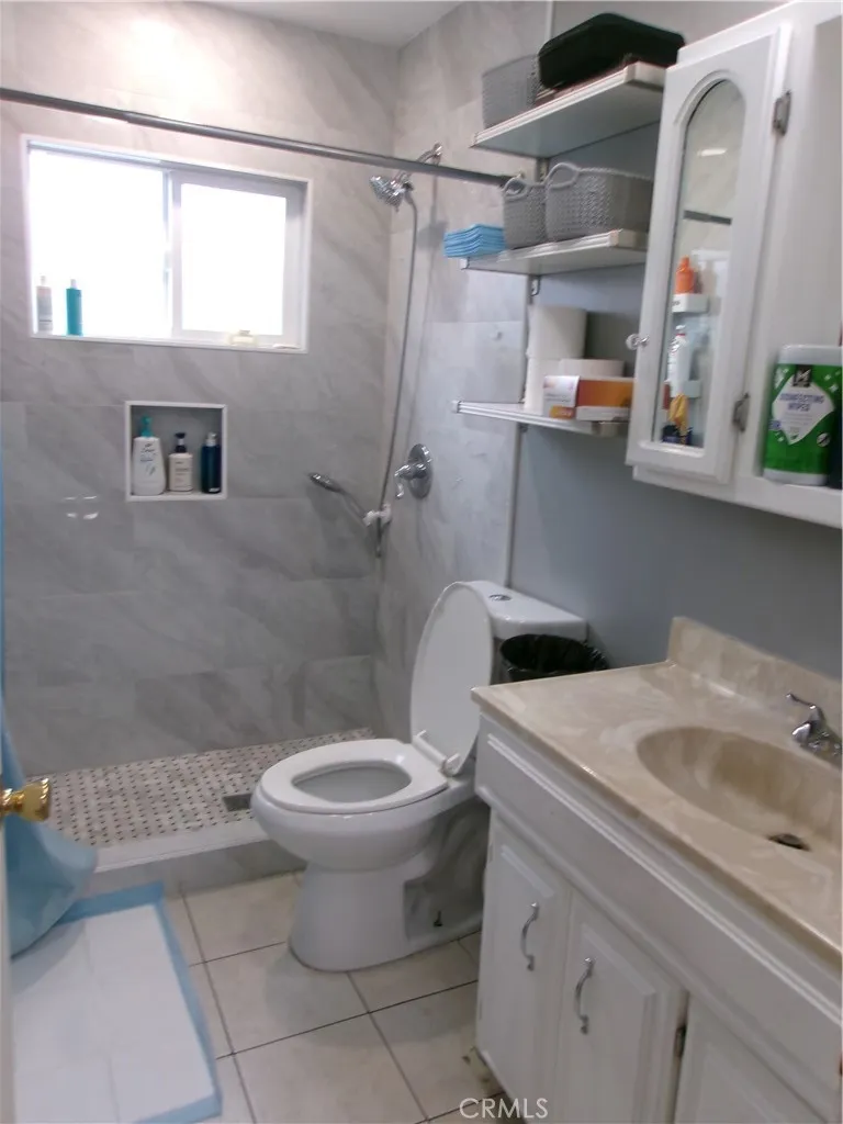 7926 Wilcox, Cudahy, California 90201 home-pic-25