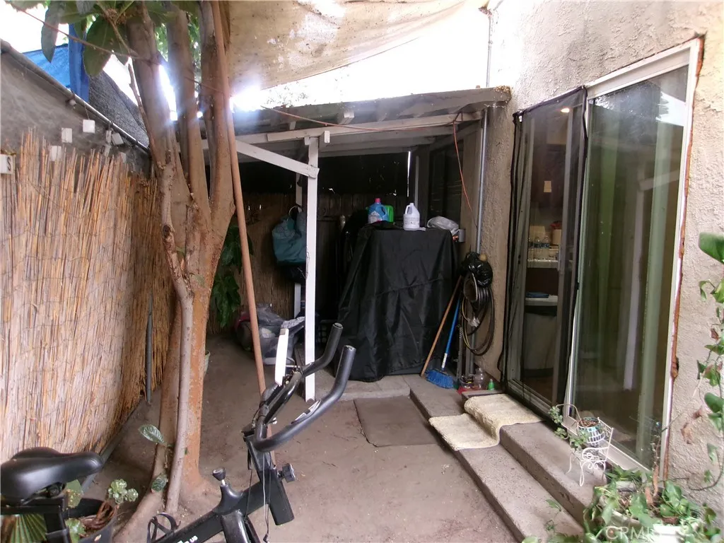 7926 Wilcox, Cudahy, California 90201 home-pic-48