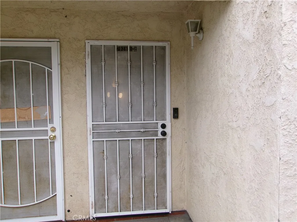 7926 Wilcox, Cudahy, California 90201 home-pic-17