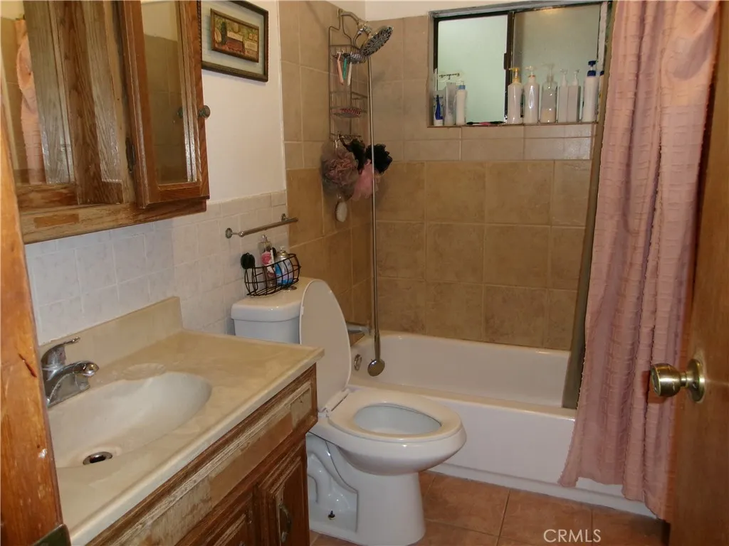 7926 Wilcox, Cudahy, California 90201 home-pic-41