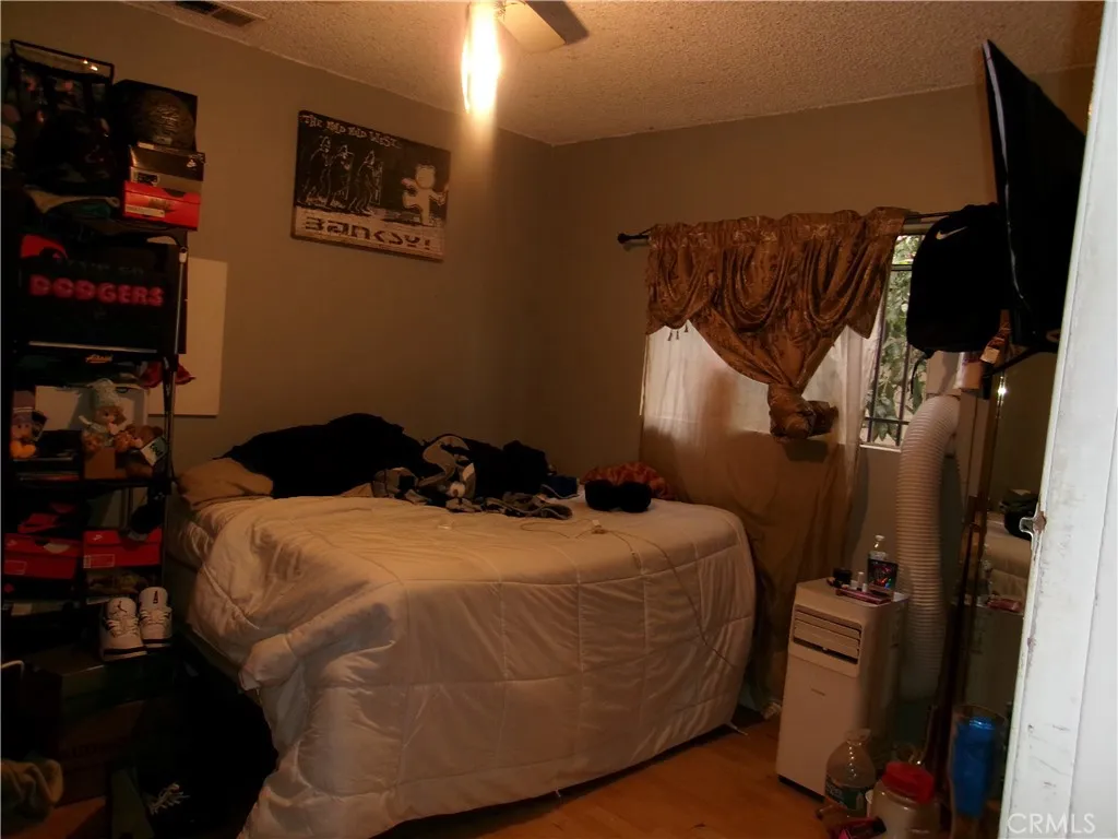 7926 Wilcox, Cudahy, California 90201 home-pic-47