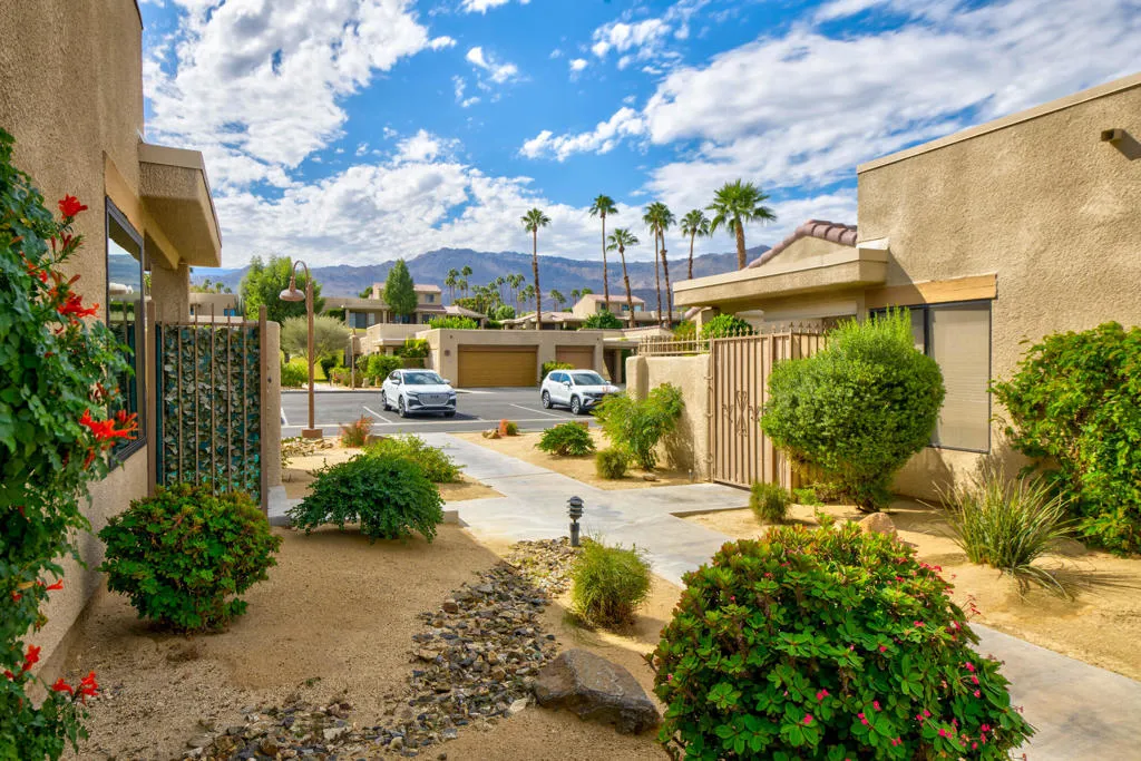 72516 Sandstone Lane, Palm Desert, California 92260 home-pic-27