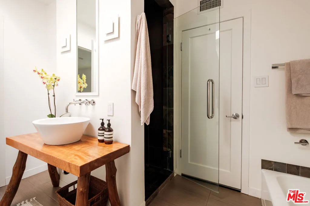 7963 Willow Glen Road, Los Angeles, California 90046 home-pic-16