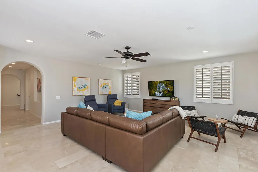 027_Upper Level loft