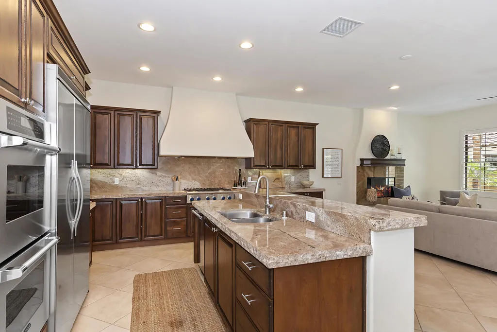 011_Kitchen
