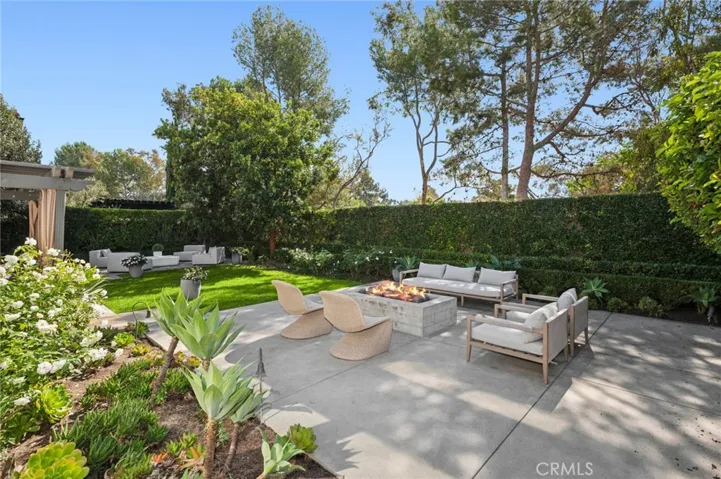 50 Whitehall Lane, Newport Beach, California 92660