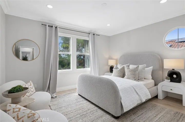50 Whitehall Lane, Newport Beach, California 92660