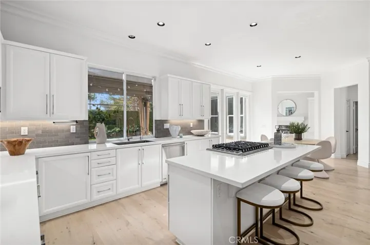 50 Whitehall Lane, Newport Beach, California 92660