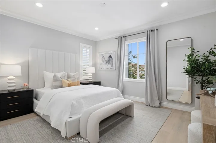 50 Whitehall Lane, Newport Beach, California 92660