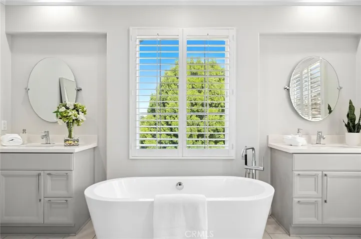 50 Whitehall Lane, Newport Beach, California 92660