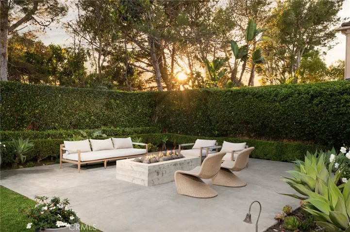 50 Whitehall Lane, Newport Beach, California 92660