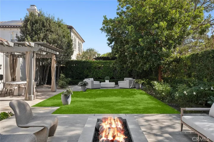 50 Whitehall Lane, Newport Beach, California 92660