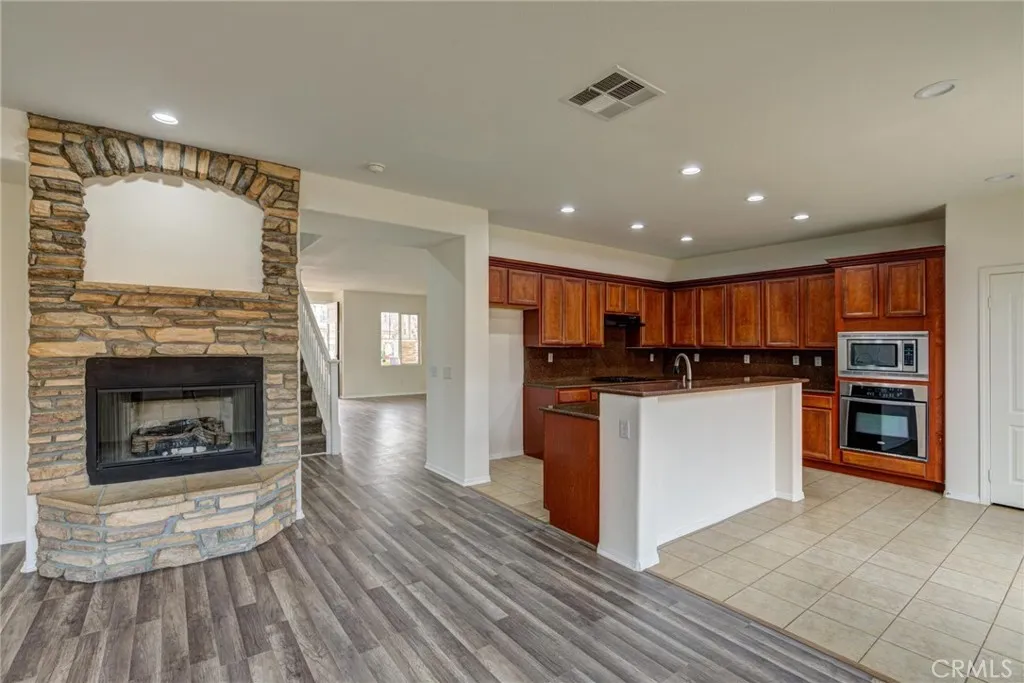 44256 Sunmist, Lancaster, California 93535 home-pic-10