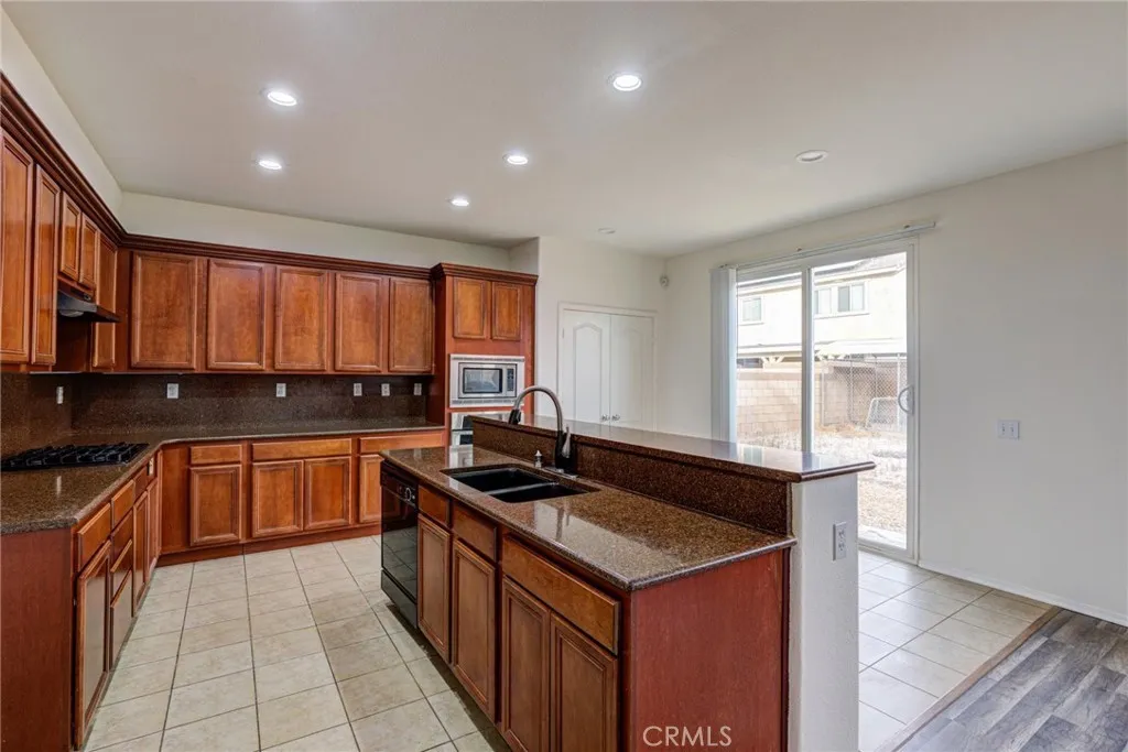 44256 Sunmist, Lancaster, California 93535 home-pic-14