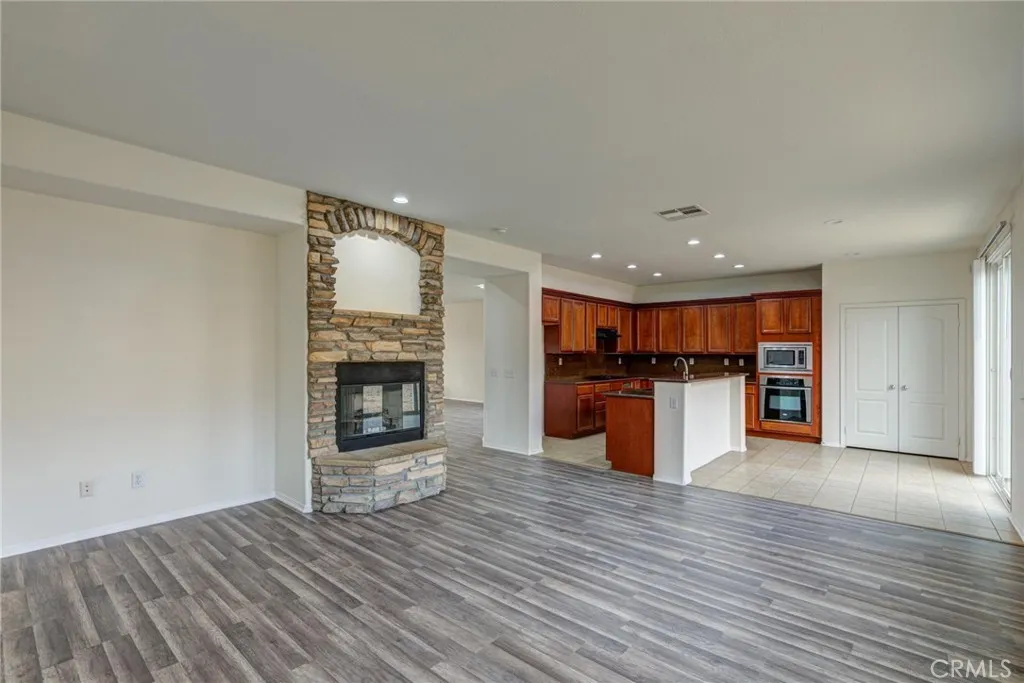 44256 Sunmist, Lancaster, California 93535 home-pic-11