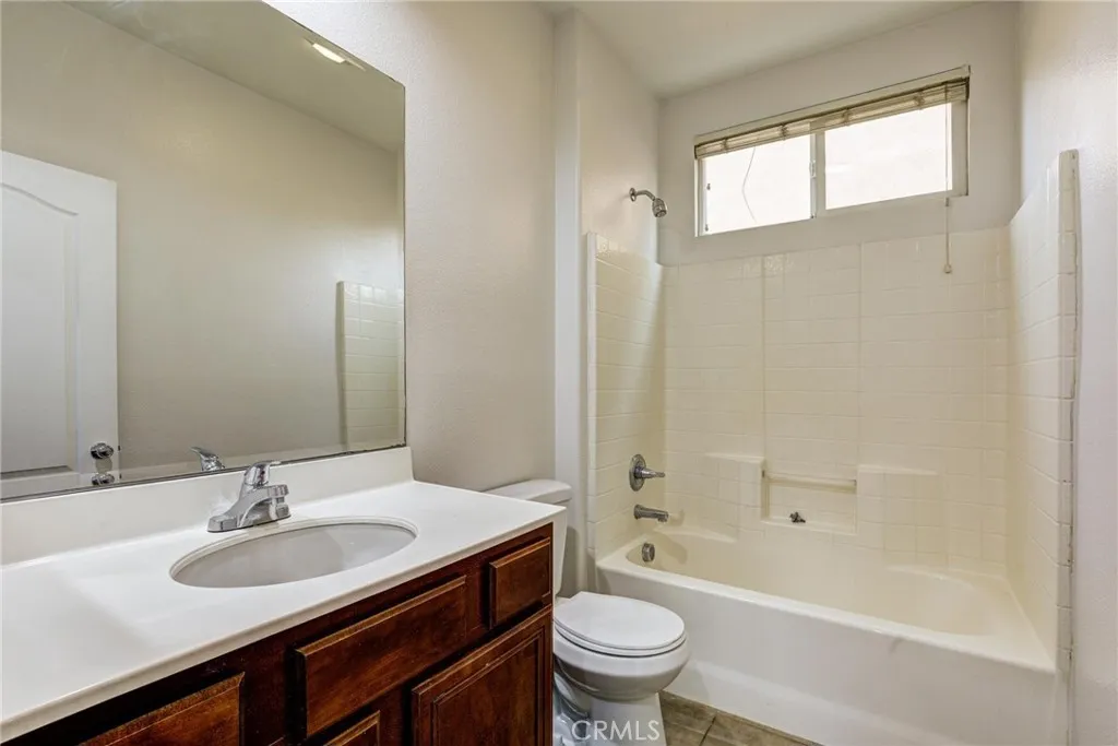 44256 Sunmist, Lancaster, California 93535 home-pic-9
