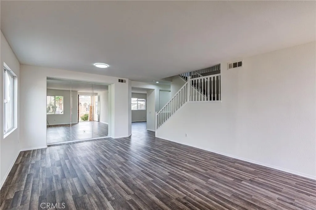 44256 Sunmist, Lancaster, California 93535 home-pic-4