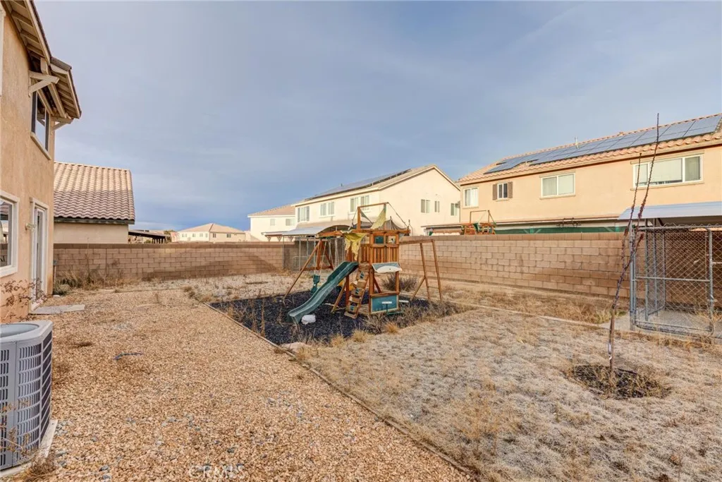 44256 Sunmist, Lancaster, California 93535 home-pic-44